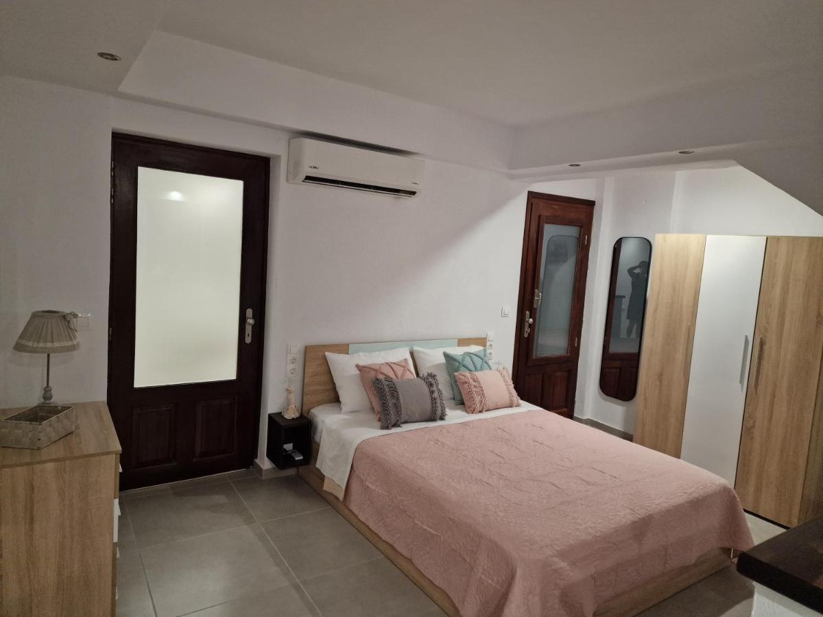 Το Στενάκι Apartment สเกียธอสทาวน์ ภายนอก รูปภาพ