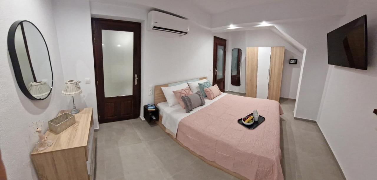 Το Στενάκι Apartment สเกียธอสทาวน์ ภายนอก รูปภาพ