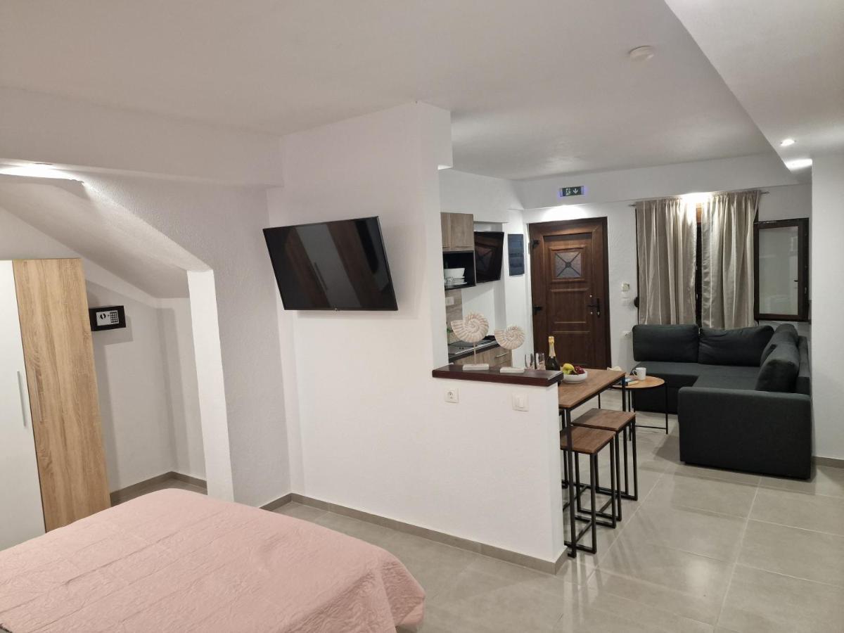 Το Στενάκι Apartment สเกียธอสทาวน์ ภายนอก รูปภาพ